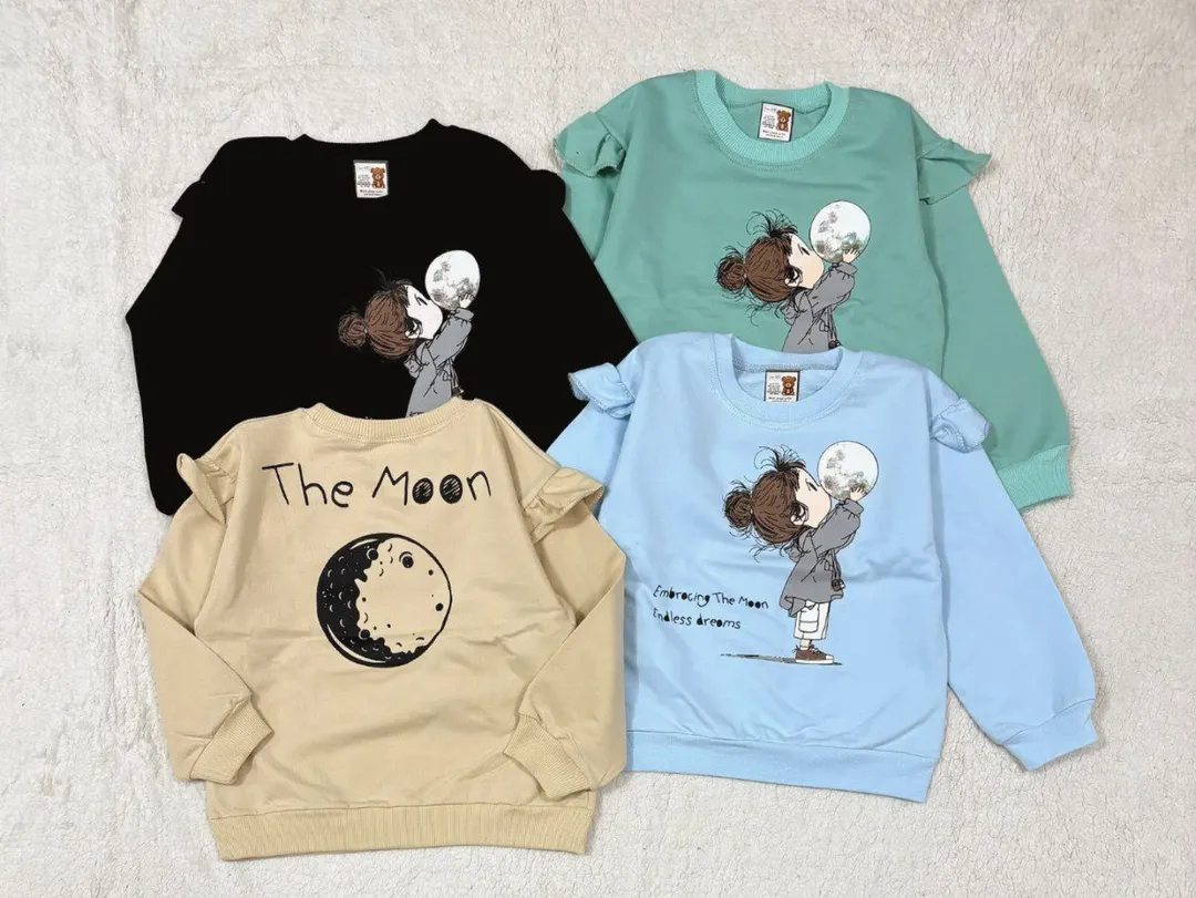 بلوز تک دخترانه طرح دخترک ماه در دست