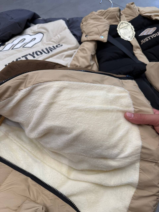 آستر خز داخل کاپشن دقیقا به این شکل هست